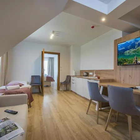 Askana - Basen, Sauny, Jacuzzi Bed & Breakfast