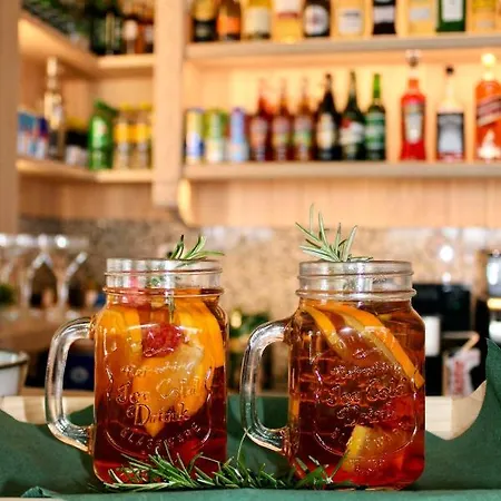 Couette-café Askana 3*