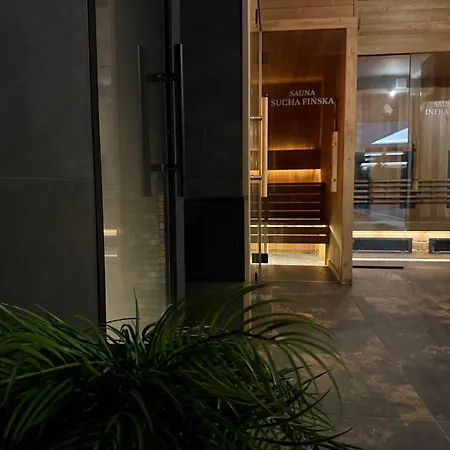 Askana - Blisko Stoku, Basen, Parking Bed & Breakfast 3*