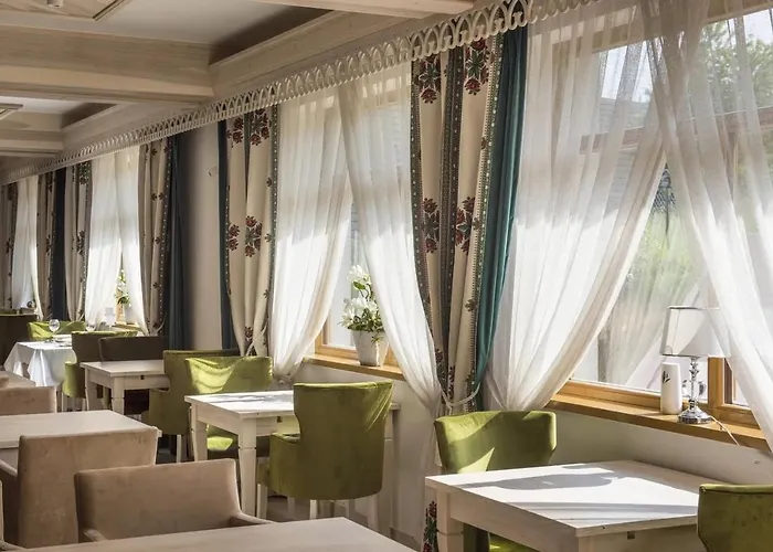 Askana - Blisko Stoku, Basen, Parking Bed and Breakfast