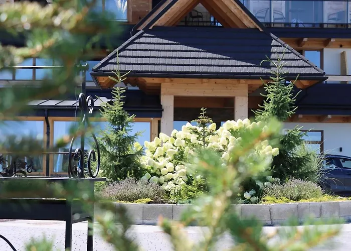 Askana - Blisko Stoku, Basen, Parking Bed & Breakfast