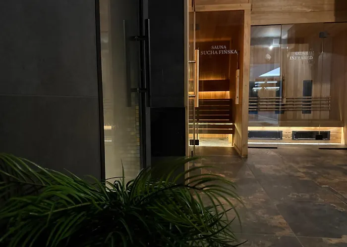 Askana - Blisko Stoku, Basen, Parking Bed & Breakfast 3*