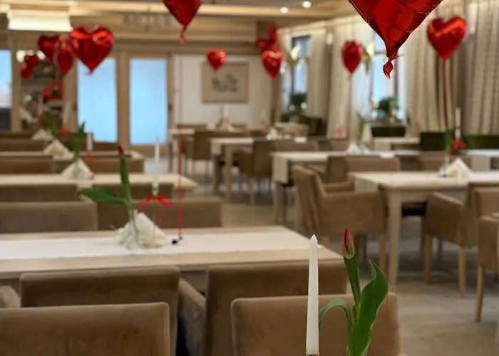 Askana - Blisko Stoku, Basen, Parking Bed & Breakfast 3*