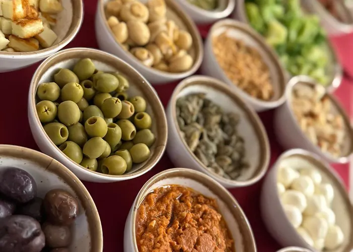 Askana - Blisko Stoku, Basen, Parking Bed & Breakfast 3*