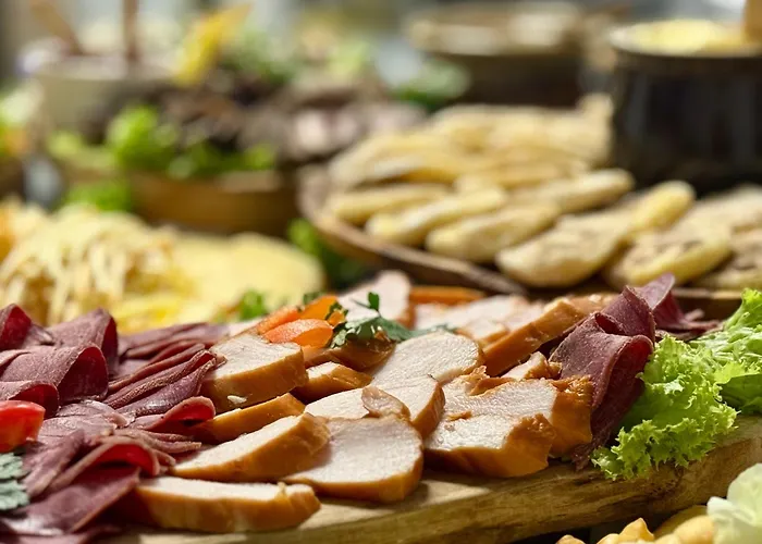 Askana - Blisko Stoku, Basen, Parking Bed & Breakfast 3*